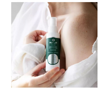 BasicLab Dermatis Prebiotic sprej za telo s prebiotiki in azeloglicinom