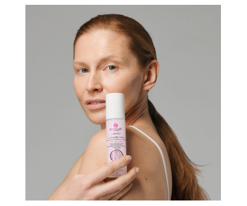 BasicLab Estrogenis Firming dnevna krema s fitoestrogenom, kalcijem in peptidi